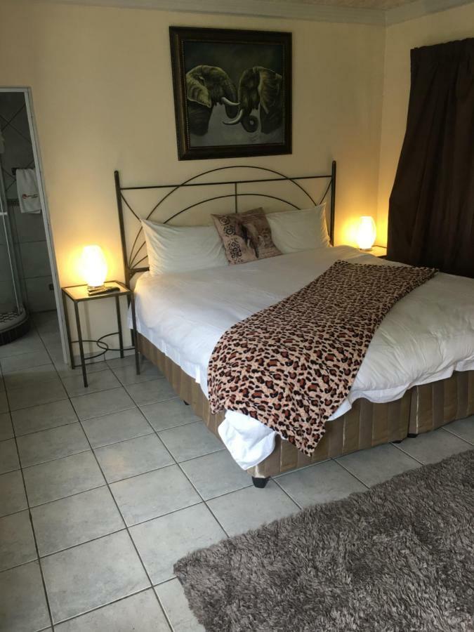 Elephant Lodge Guesthouse Vanderbijlpark Ngoại thất bức ảnh